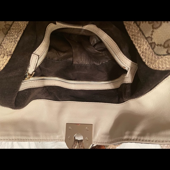 Gucci. Hobo Python, leather suede interior gorgeous - Picture 14 of 16
